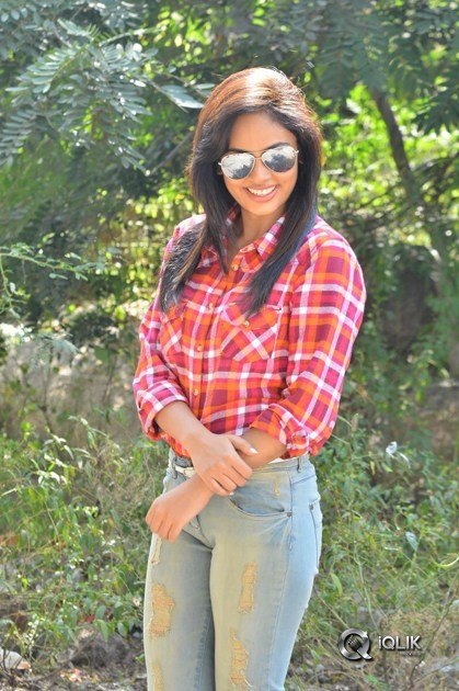 Nanditha-Swetha-Latest-Photo-Gallery